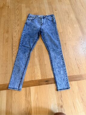 Ladies Juniors Size 9 "Bullhead" Acid Wash Skinny Jeans - Light Blue GUC